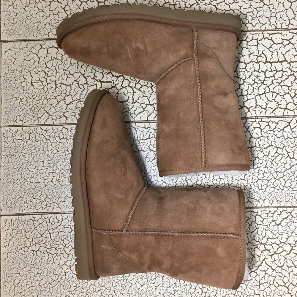 UGG Classic Short Chestnut Boots